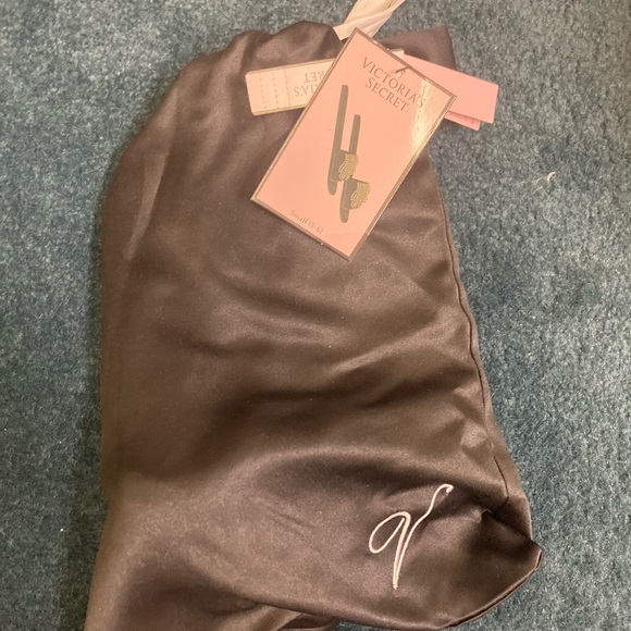 Victoria’s Secret Fringe Rhinestones Velvet Slides Black Small - Picture 2 of 7